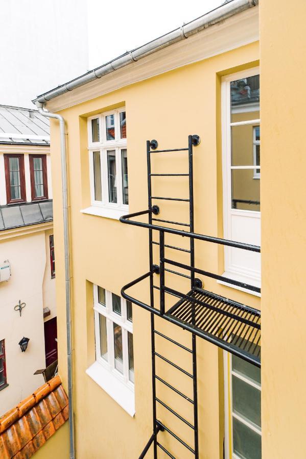 Elvis Apartment/11 Beds/6 Bedrooms/Riga Old Town エクステリア 写真